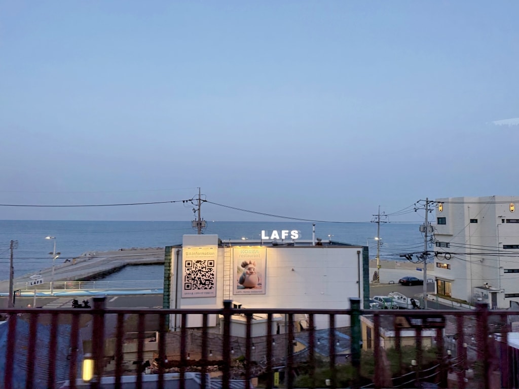 【釜山景點推薦】「海雲台藍線公園海岸列車」全面海座位車廂，絕美海景一覽無遺!