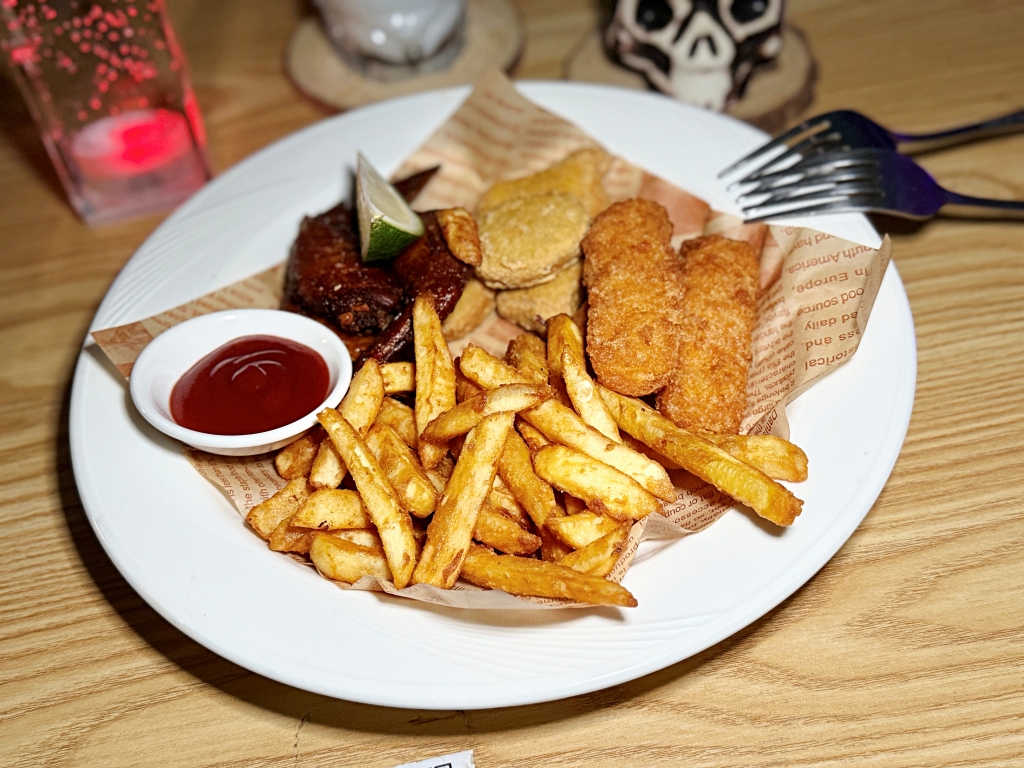 【美食】新竹湖口「JD CLUB 俱樂部」高爾夫球練習場x音樂酒吧跨界合作,想要小酌、聽歌、揮桿就來這裡! - 第14張圖 【美食】新竹湖口「JD CLUB 俱樂部」高爾夫球練習場x音樂酒吧跨界合作,想要小酌、聽歌、揮桿就來這裡!