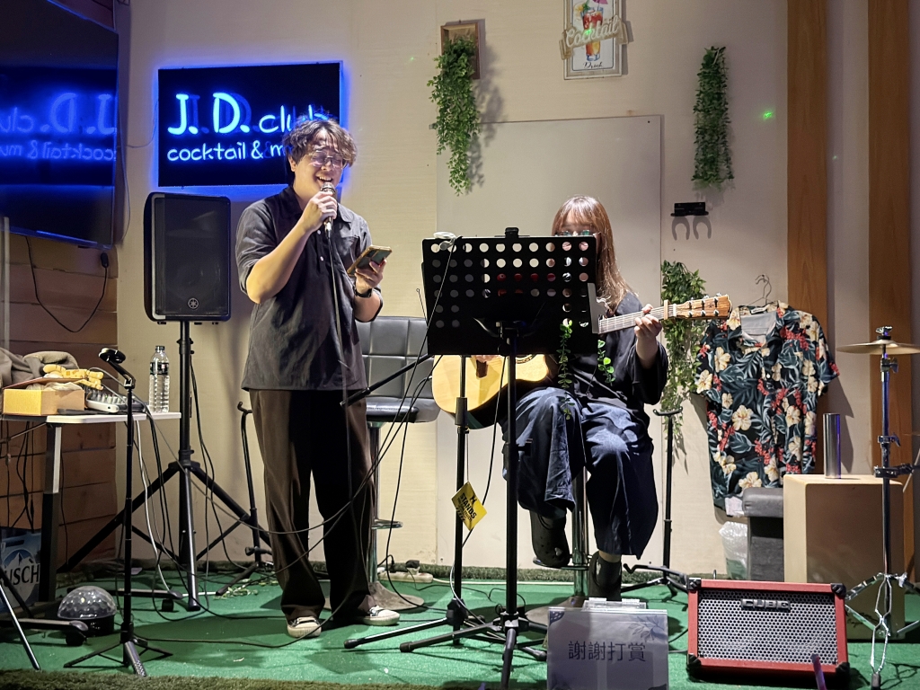 【美食】新竹湖口「JD CLUB 俱樂部」高爾夫球練習場x音樂酒吧跨界合作,想要小酌、聽歌、揮桿就來這裡! - 第27張圖 【美食】新竹湖口「JD CLUB 俱樂部」高爾夫球練習場x音樂酒吧跨界合作,想要小酌、聽歌、揮桿就來這裡!