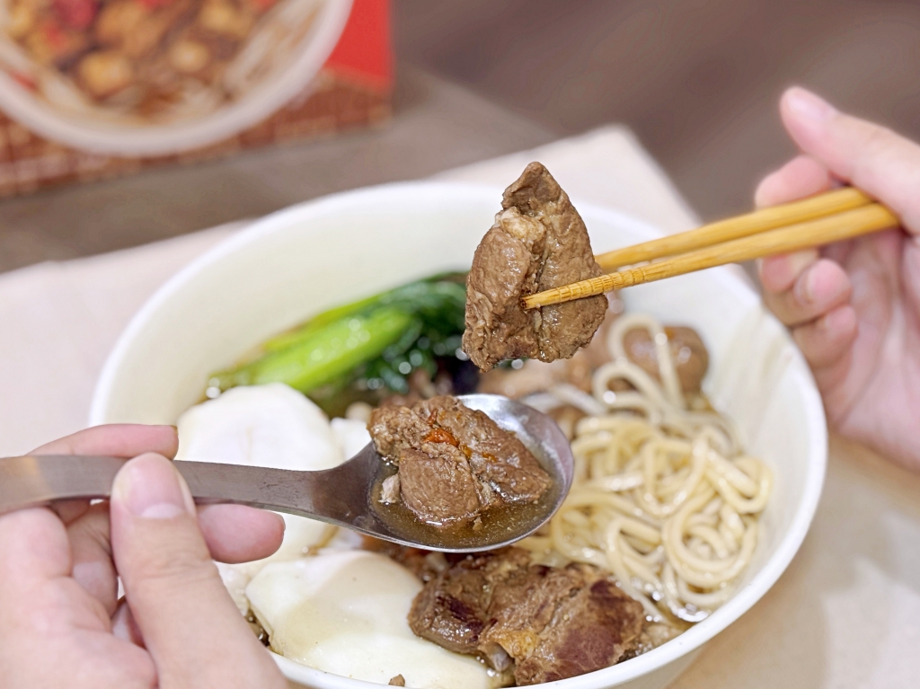 【美食】「KKLife 常溫台灣味湯麵系列」KKLife2026新品常溫湯麵開箱，10分鐘就能上桌還不佔冰箱空間!