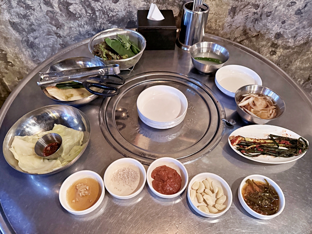 【釜山美食推薦】「釜山宅烤肉 부산댁」西面人氣厚切熟成烤肉，專人代烤免動手!