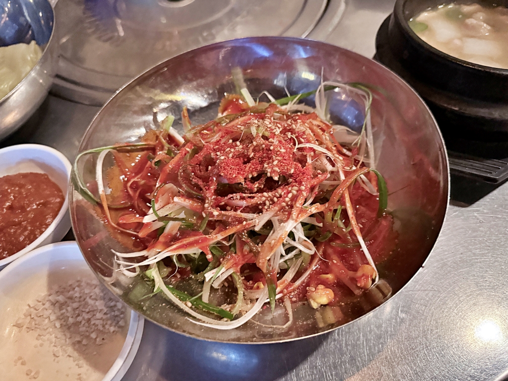 【釜山美食推薦】「釜山宅烤肉 부산댁」西面人氣厚切熟成烤肉，專人代烤免動手!